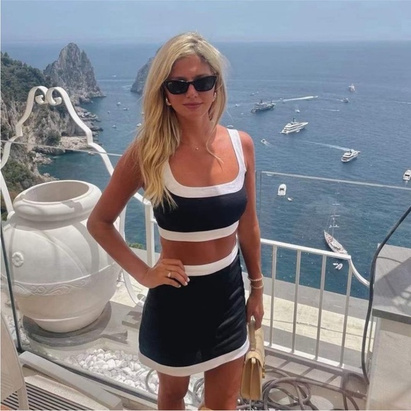 Reformation Robbie two piece set black and white crop and skirt set - Picture 3 of 9